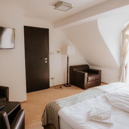 Hotel Bonaparte Kassa Kültér fotó