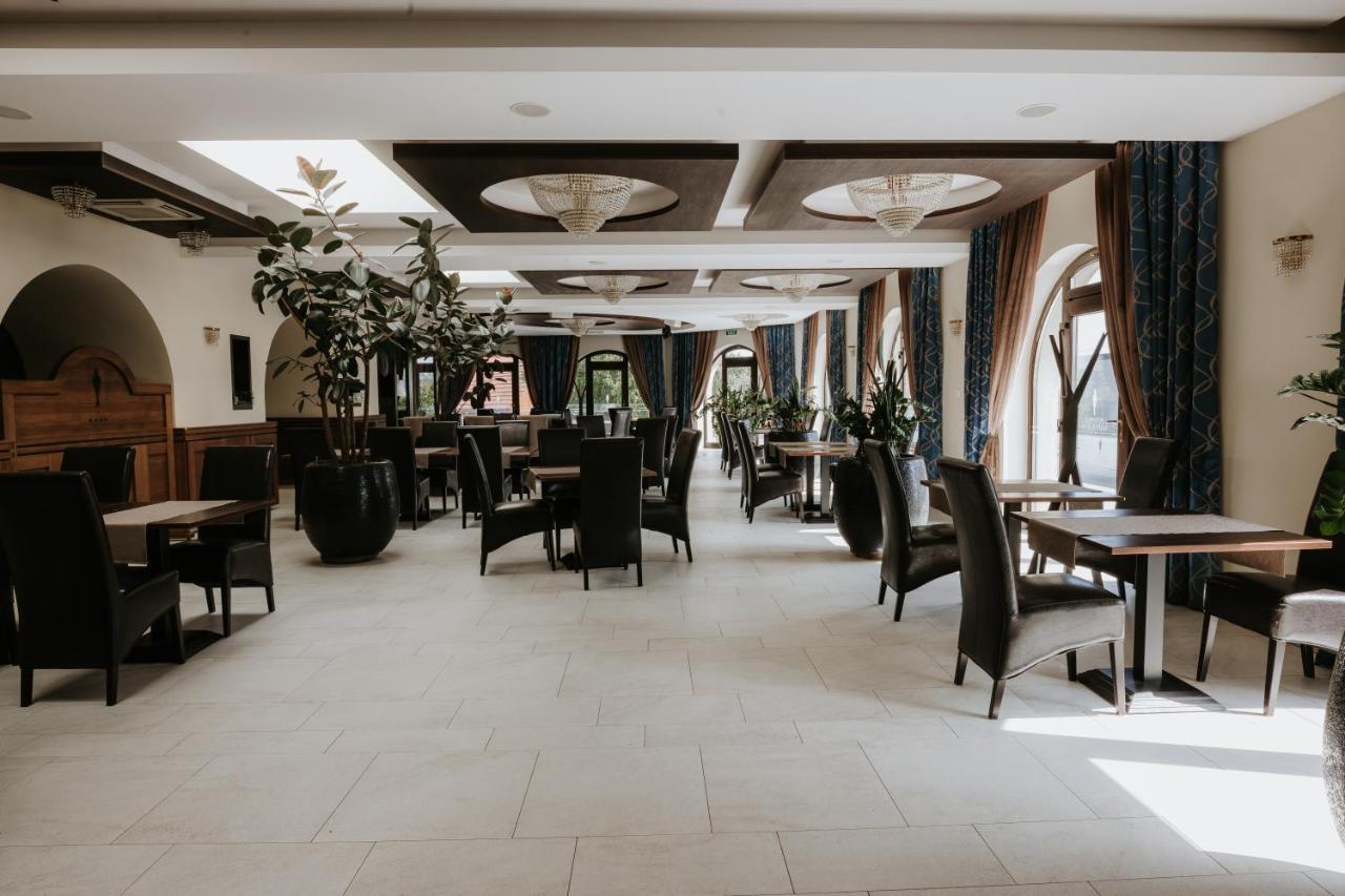 Hotel Bonaparte Kassa Kültér fotó