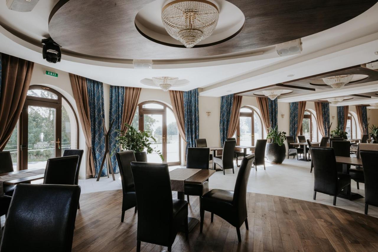 Hotel Bonaparte Kassa Kültér fotó