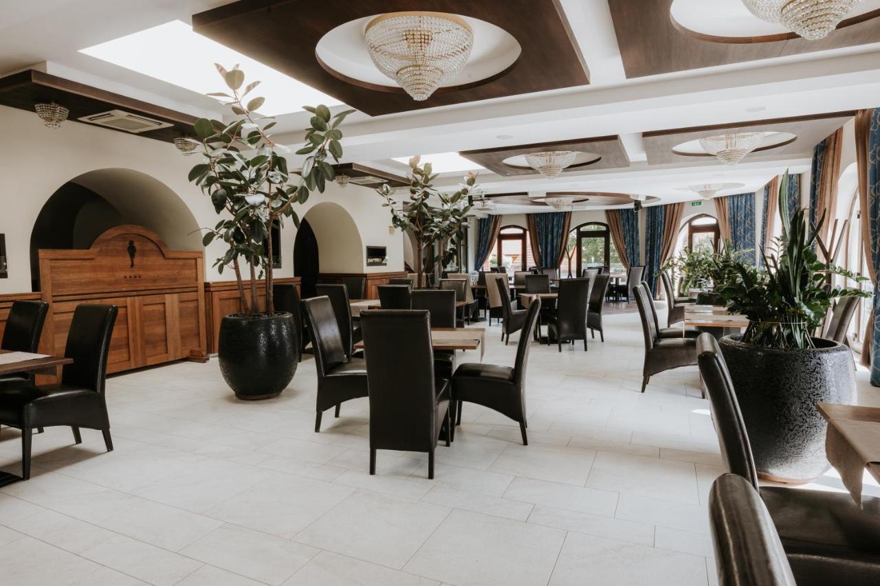 Hotel Bonaparte Kassa Kültér fotó