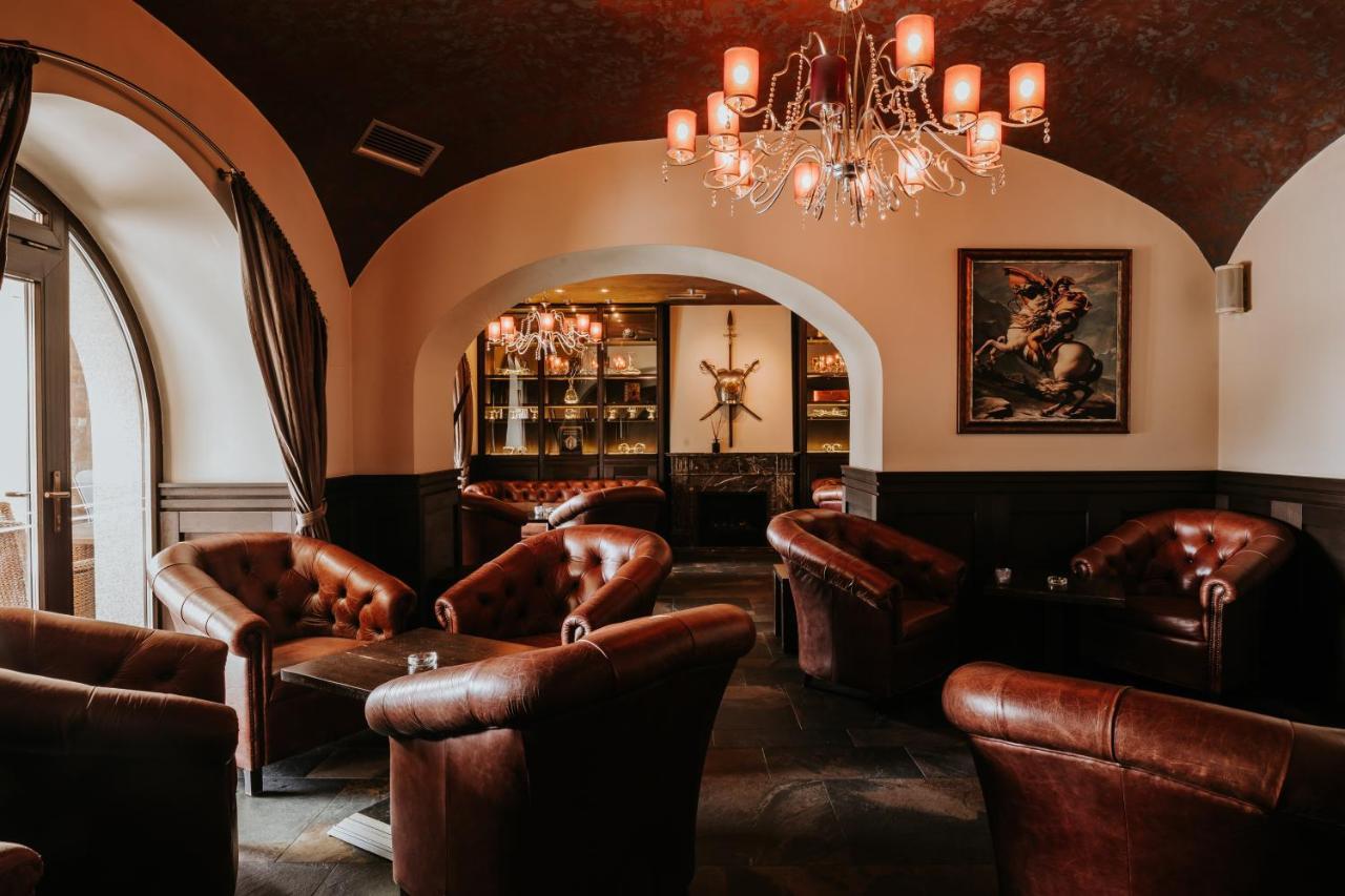 Hotel Bonaparte Kassa Kültér fotó