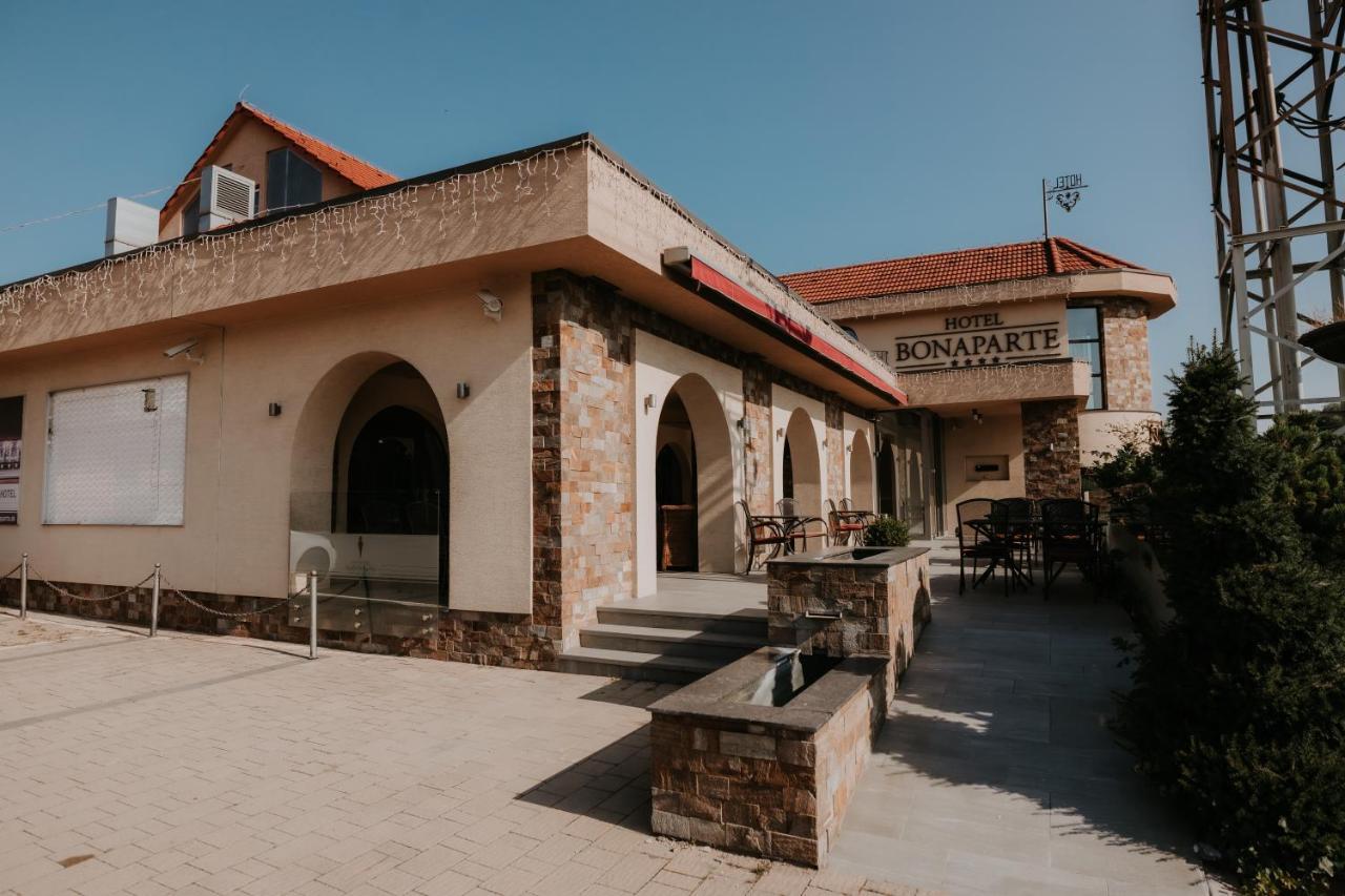 Hotel Bonaparte Kassa Kültér fotó