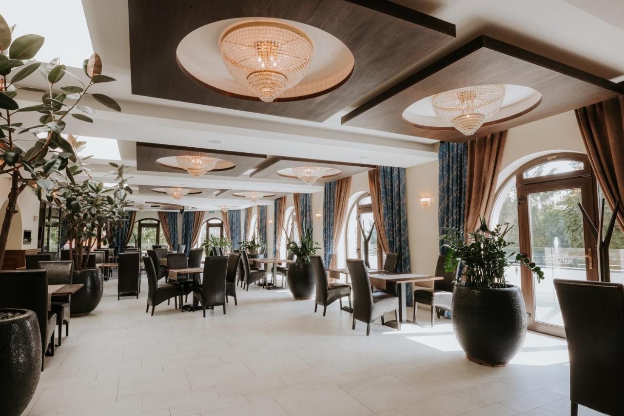 Hotel Bonaparte Kassa Kültér fotó