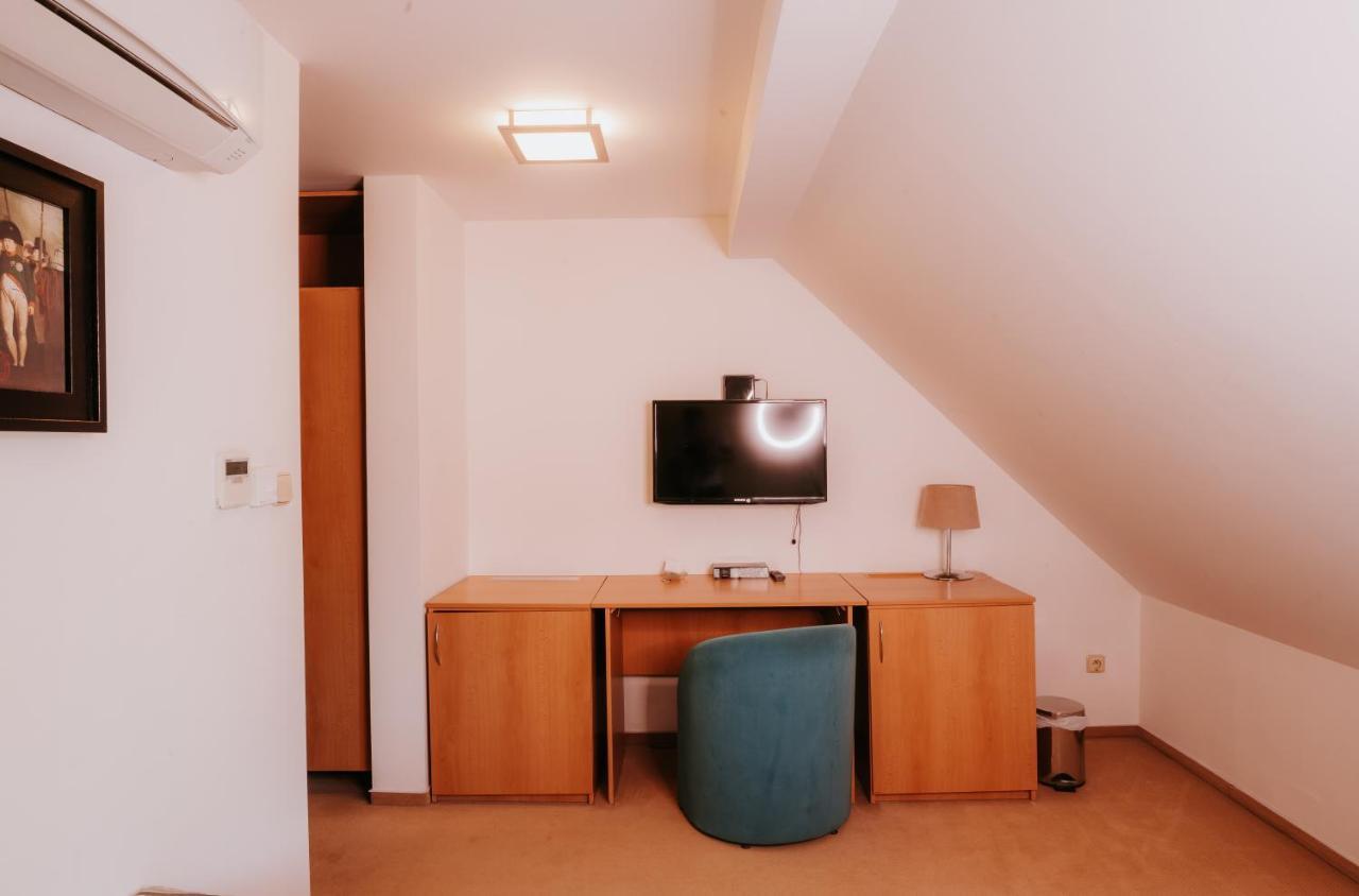 Hotel Bonaparte Kassa Kültér fotó