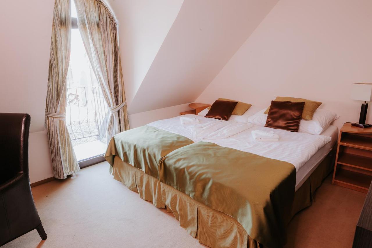 Hotel Bonaparte Kassa Kültér fotó