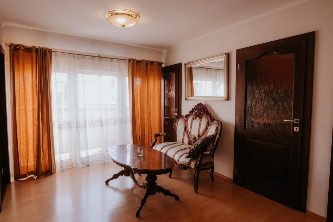 Hotel Bonaparte Kassa Kültér fotó