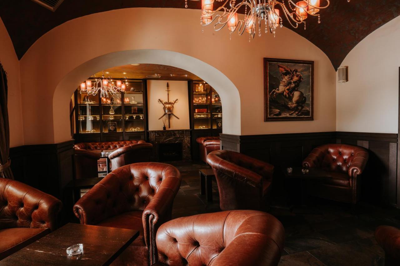 Hotel Bonaparte Kassa Kültér fotó