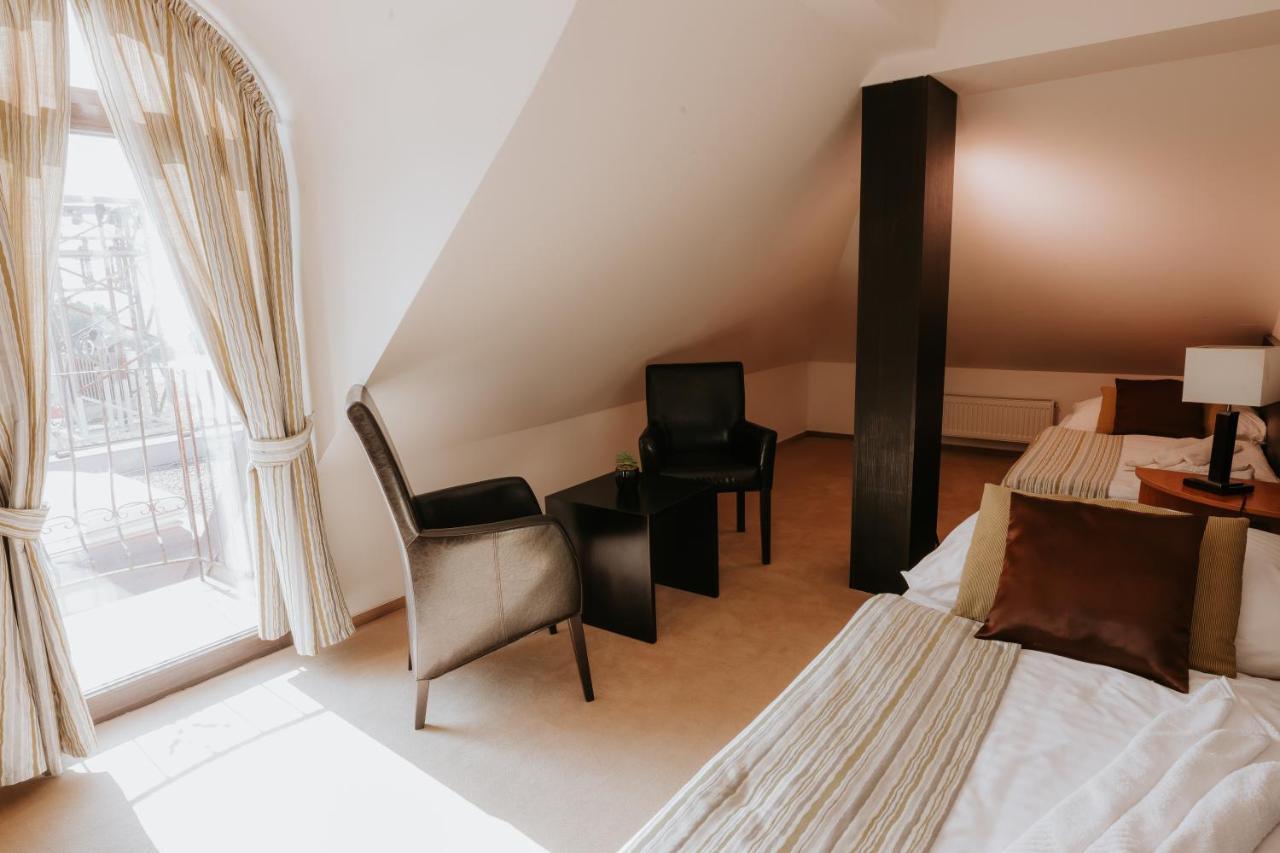 Hotel Bonaparte Kassa Kültér fotó