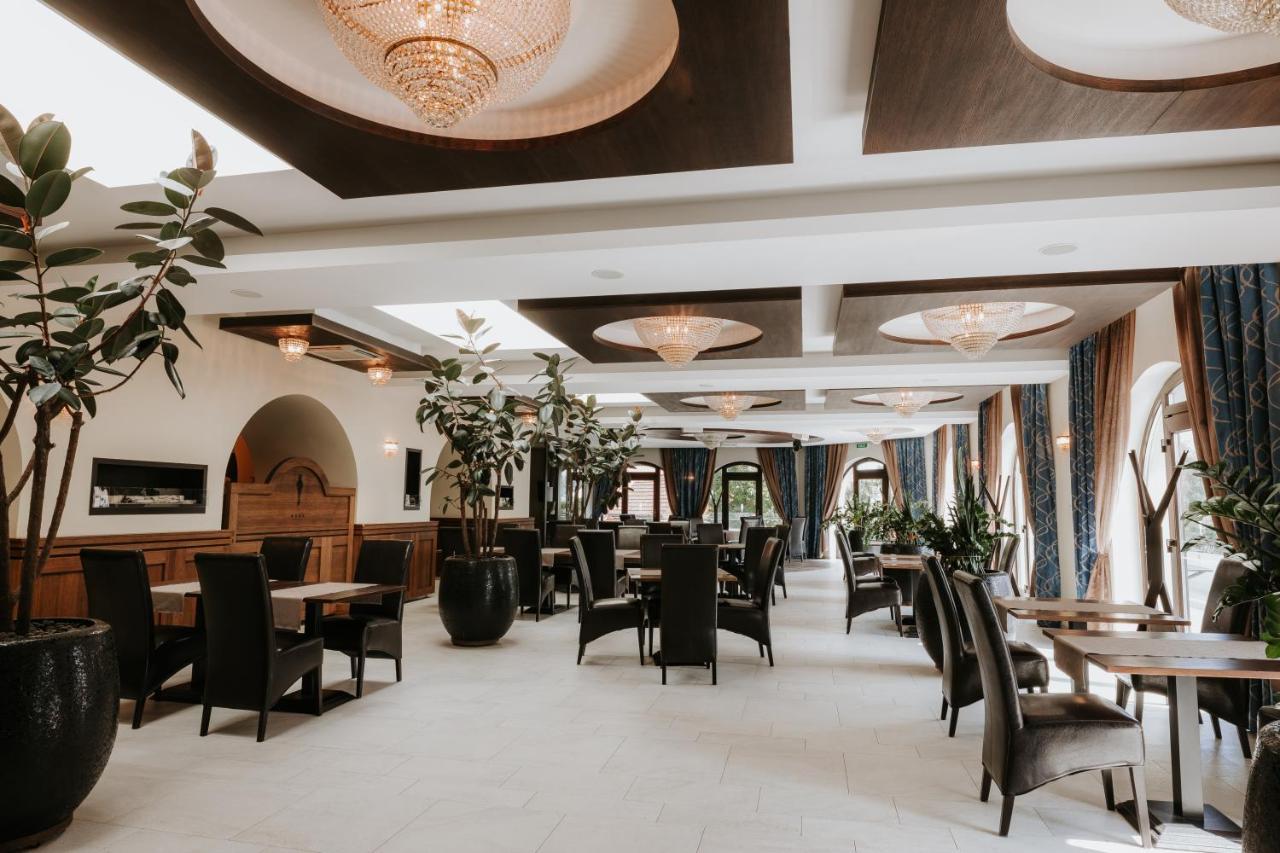 Hotel Bonaparte Kassa Kültér fotó