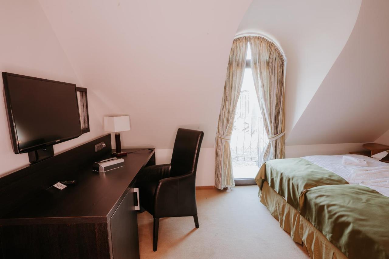 Hotel Bonaparte Kassa Kültér fotó