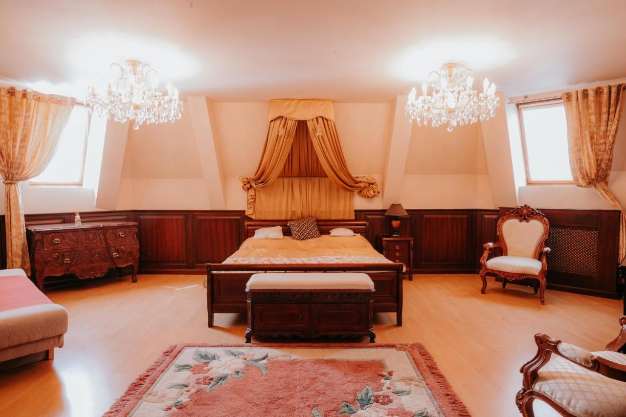 Hotel Bonaparte Kassa Kültér fotó