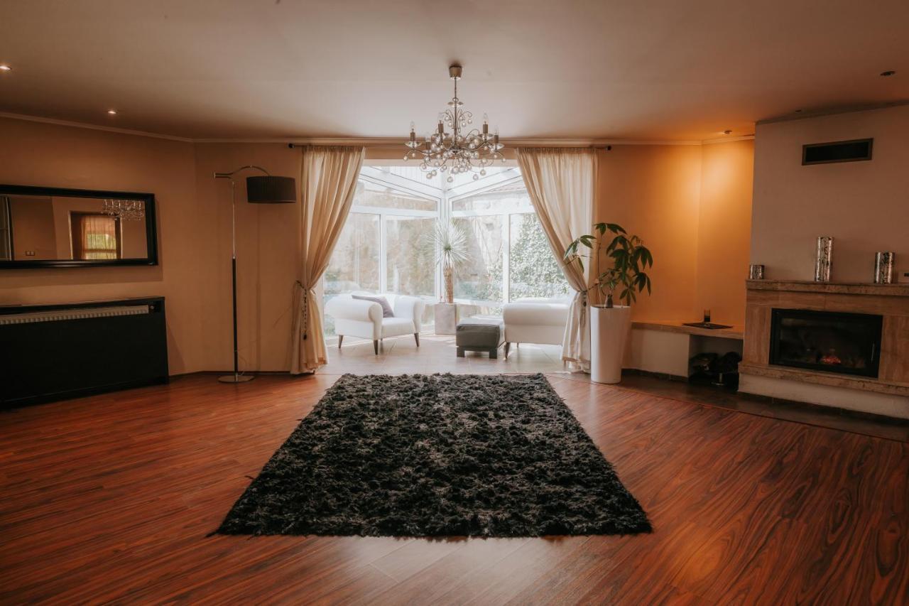 Hotel Bonaparte Kassa Kültér fotó