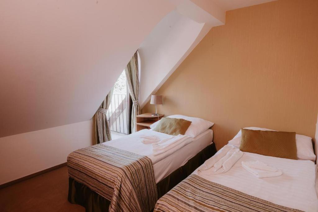 Hotel Bonaparte Kassa Kültér fotó